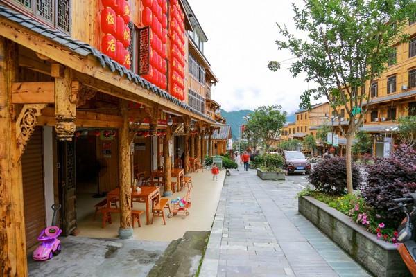 中交地产股份有限公司 关于子公司因公开招标形成关联交易的公告